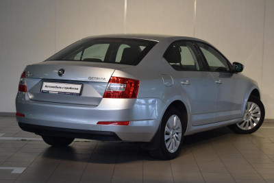 ŠKODA Octavia 1.6 MT (110 л.с.)