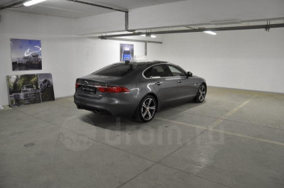 Jaguar XF 2.0 AT (240 л. с.) Prestige