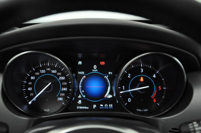 Jaguar XE 2.0 D AT (180 л. с.) Prestige