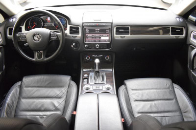 Volkswagen Touareg 3.0 TDI Tiptronic 4Motion (245 л. с.) R-line