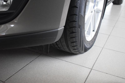 Ford Focus Универсал 1.6 Ti-VCT PowerShift (125 л. с.) Sync Edition
