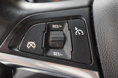 Opel Insignia 1.6 Turbo MT (180 л. с.)