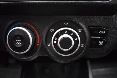Kia Rio 1.4 MT (107 л. с.)