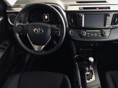 Toyota RAV4 2.2 D AT 4WD (150 л. c.) Престиж
