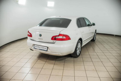 ŠKODA Superb 1.8 TSI DSG (160 л. с.)