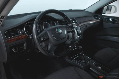 ŠKODA Superb 2.0 TDI DSG 4x4 (140 л. с.)