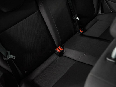 Ford Focus Хетчбэк 1.6 Ti-VCT PowerShift (105 л. с.) Sync Edition