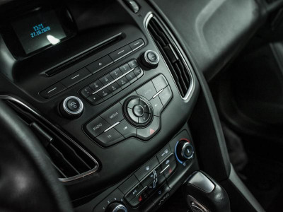 Ford Focus Хетчбэк 1.6 Ti-VCT PowerShift (105 л. с.) Sync Edition