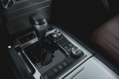 Toyota Land Cruiser 4.5 TD AT (249 л. с.) Престиж