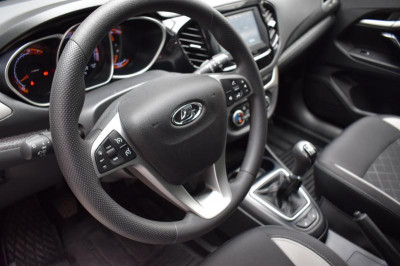 LADA Vesta SW Cross 1.8 MT (122 л.с.) Luxe Prestige