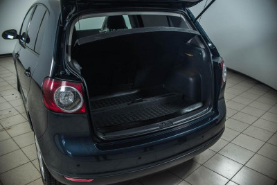 Volkswagen Golf 1.6 MT (101 л.с.)