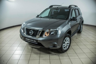 Nissan Terrano 1.6 MT (102 л. с.) Comfort
