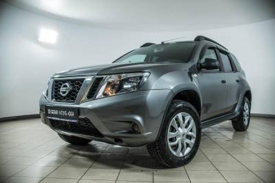 Nissan Terrano 1.6 MT (102 л. с.) Comfort