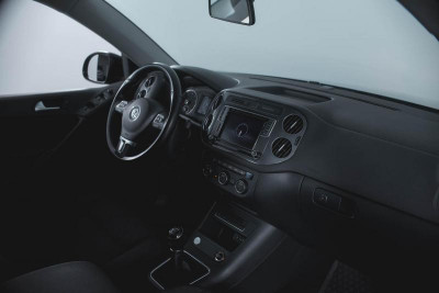 Volkswagen Tiguan 1.4 TSI BlueMotion MT (122 л. с.)