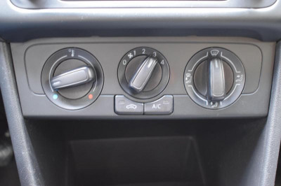 Volkswagen Polo 1.6 MT (85 л. с.)