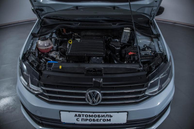 Volkswagen Polo 1.6 MPI AT (110 л. с.)
