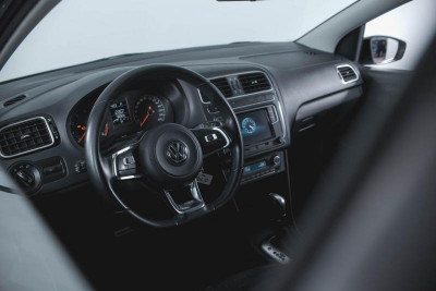 Volkswagen Polo 1.6 MPI AT (110 л. с.)