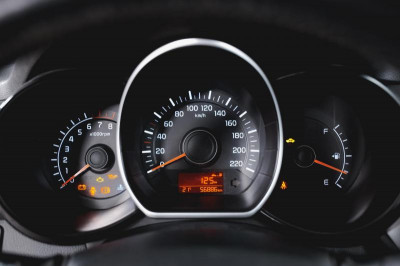 Kia Rio 1.4 MT (107 л. с.)