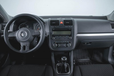 Volkswagen Jetta 1.6 MT (105 л. с.)