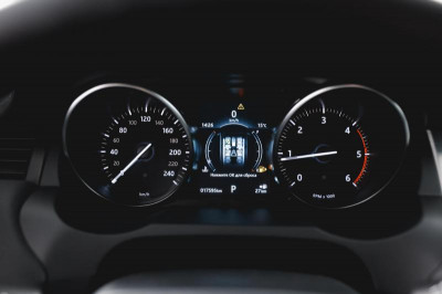 Land Rover Range Rover Evoque P200 AT AWD (200 л.с.) SE