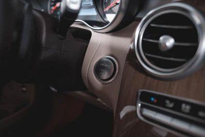 Mercedes-Benz GLC-Класс 250 4MATIC 2.0 AT (211 л.с.) 4WD