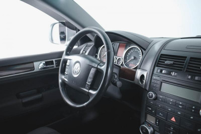 Volkswagen Touareg 2.5 TDI AT (174 л. с.)