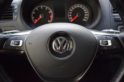 Volkswagen Polo 1.6 MPI MT (110 л. с.) Trendline