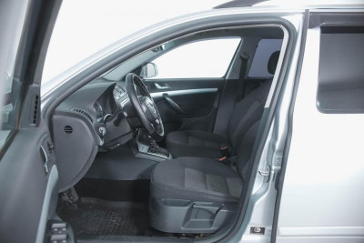 ŠKODA Octavia 1.6 AT (102 л. с.)