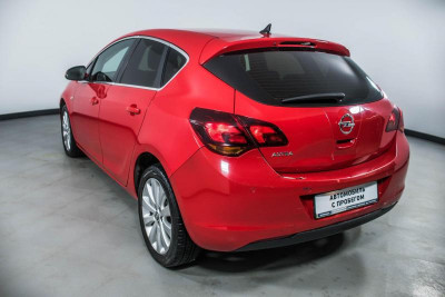 Opel Astra 1.6 AT (115 л. с.)