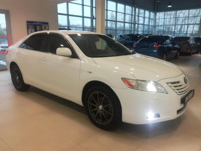 Toyota Camry 2.4 VVT-i AT (167 л. с.)