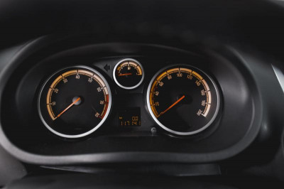 Opel Corsa 1.4 AT (101 л. с.)