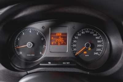 Volkswagen Polo 1.6 MT (105 л. с.)