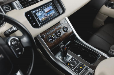 Land Rover Range Rover Sport 3.0 TDV6 AT AWD (249 л. с.) HSE