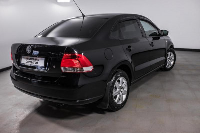 Volkswagen Polo 1.6 MT (105 л. с.)