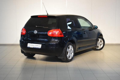 Volkswagen Golf 1.6 MT (102 л. с.)