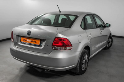 Volkswagen Polo 1.6 MT (105 л. с.)