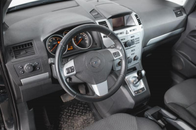 Opel Zafira 1.8 Turbo MT (140 л. с.)