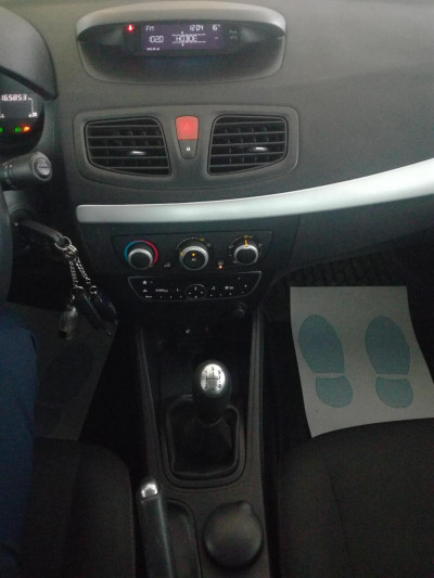 Renault Fluence 1.6 MT (110 л. с.)