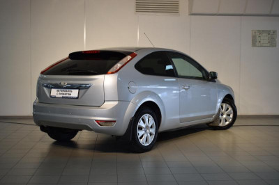 Ford Focus 1.6 MT (101 л. с.)