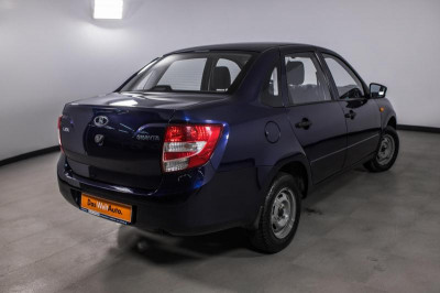 LADA Granta седан 1.6 MT 8кл (82 л. с.) Standard