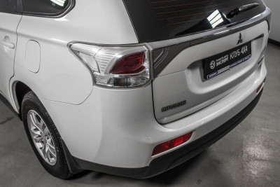 Mitsubishi Outlander 2.0 CVT (146 л.с.)