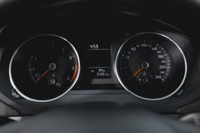 Volkswagen Jetta 1.6 MPI AT (110 л. с.) Highline