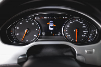 Audi A8 4.2 FSI L quattro tiptronic (372 л. с.)
