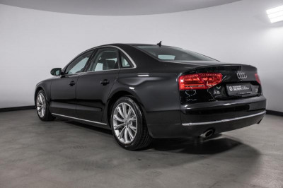 Audi A8 4.2 FSI L quattro tiptronic (372 л. с.)