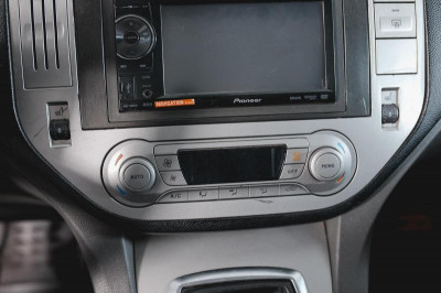 Ford Kuga 2.0 TDCi MT AWD (136 л. с.)