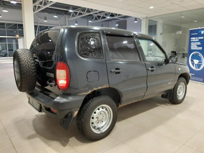 Chevrolet niva Niva 1.7 MT (80 л.с.) 4WD
