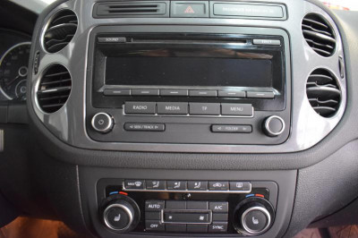 Volkswagen Tiguan 2.0d AT (140 л.с.) 4WD Avenue