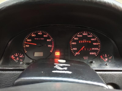 Audi 80 1.8 MT (90 л.с.) бензин