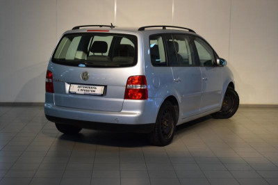 Volkswagen Touran 2.0 TDI MT (140 л. с.)