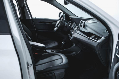 BMW X1 18i sDrive 1.5 AT (136 л.с.) Base